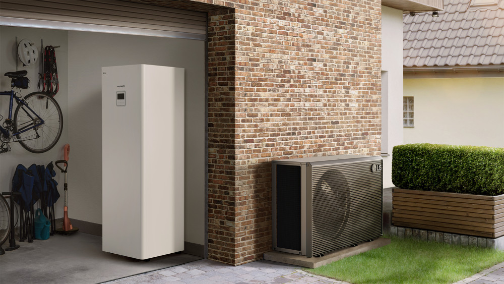 Quiet Mark LG Therma V R290 Monobloc 9kW 3 phase HM093HFX UB60 Heat Pump